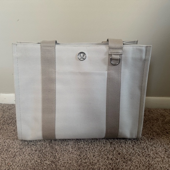 Lululemon Athletica Cream and Tan Tote - Picture 7 of 7